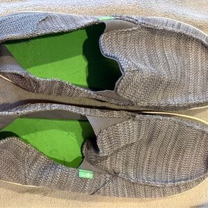 Sanuk Men’s Gray Slip-On Shoes with Green Interior